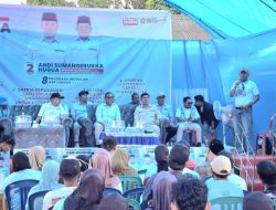 Ketua Tokoh Masyarakat Mowewe Menyampaikan Keluhan di Hadapan Kampanye Asr-Hugua