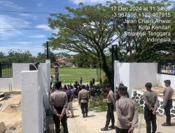 *Sejumlah Personel Kepolisian Amankan Aksi Unjuk Rasa di Kantor KPU dan Bawaslu Sultra*