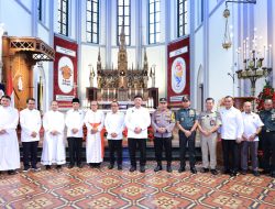 MISA MALAM NATAL MENKOPOLKAM – KAPOLRI SAMBANGI GEREJA KATEDRAL JAKARTA