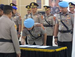 Kapolda Sultra Pimpin Sertijab Pejabat Utama dan Kapolres: Rotasi Personel untuk Pengembangan Karier dan Penyegaran Organisasi