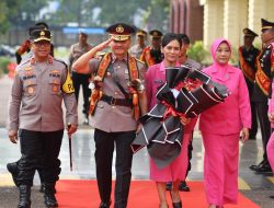 Polda Sultra Gelar Upacara Tradisi Pelepasan Purnawira Pati Brigjen Pol (Purn) Tumpal Damayanus, S.H., M.H