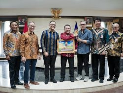 Pengukuhan Kepala OJK Sulawesi Tenggara Bismi Maulana Nugraha