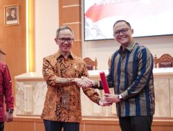 OJK Sulawesi Tenggara Lantik Bismi Maulana Nugraha Sebagai Kepala Baru