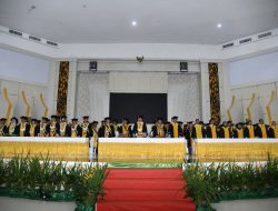 Plt Rektor UHO Lantik 782 Wisudawan Dan Wisudawati Dari 14 Fakultas Dan Program Pascasarjana