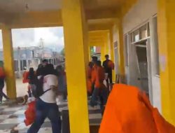 Puluhan Mahasiswa STIMIK Bina Bangsa Kendari Gelar aksi demonstrasi di depan kampus tuntut keadilan