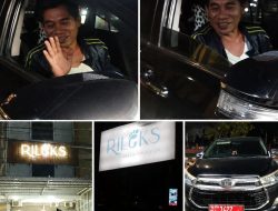 Mobil Kadis Disnaker Sultra Plat Merah Terparkir depan Pijat Refleksi di Luar Jam Kerja Diduga Langgar Aturan Penggunaan Fasilitas Negara